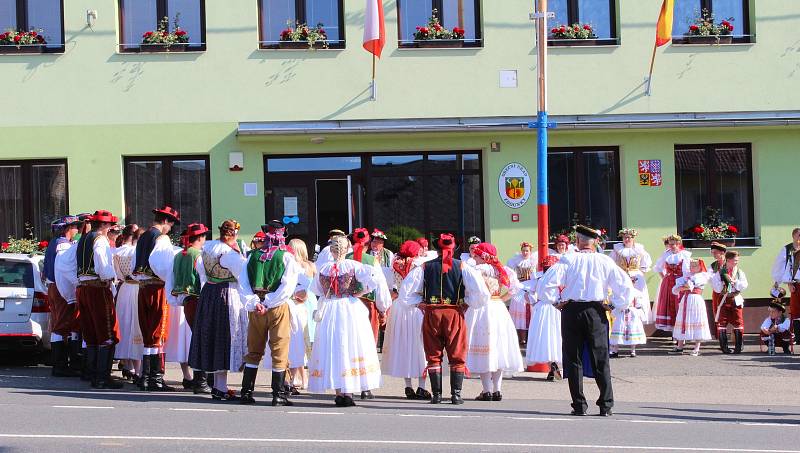 Hody ve Zdounkách u příležitosti slavnosti Nejsvětější trojice.