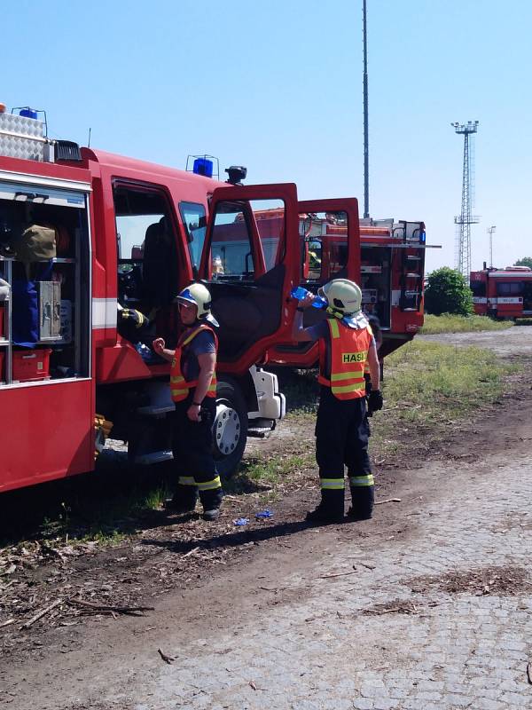 Cvičení IZS na vlakovém nádraží v Kroměříži.