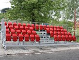 Fotbalisté Kroměříže si pro utkání se Slavií Praha pronajali montované tribuny.