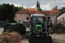 V úterý 26.června v Kvasicích uvedli do zkušebního provozu Komunitní kompostárnu.