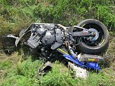 Tragická nehoda motorkáře na silnici spojující Skaštice s Chropyní