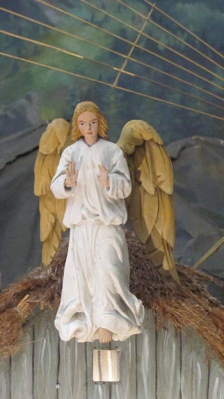 Kostel sv. Mořice v Kroměříži se pyšní krásným vánočním Betlémem. Nechybí ani anděl, který poděkuje za každý dar.  