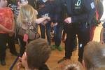 Děti ze ZŠ Zámoraví seznámili se základy sebeobrany policisté