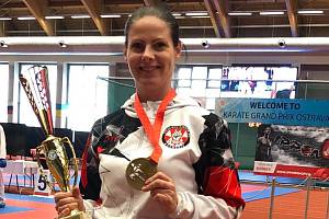 Kroměřížská architektka Ivana Laštůvková se výrazně prosadila i v karate. Doma má bohatou sbírku úspěchů i medailí.