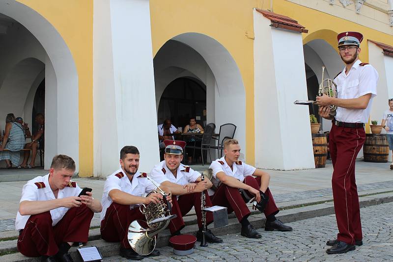 Mezinárodní festival vojenských hudeb na Velkém náměstí v Kroměříži 2019