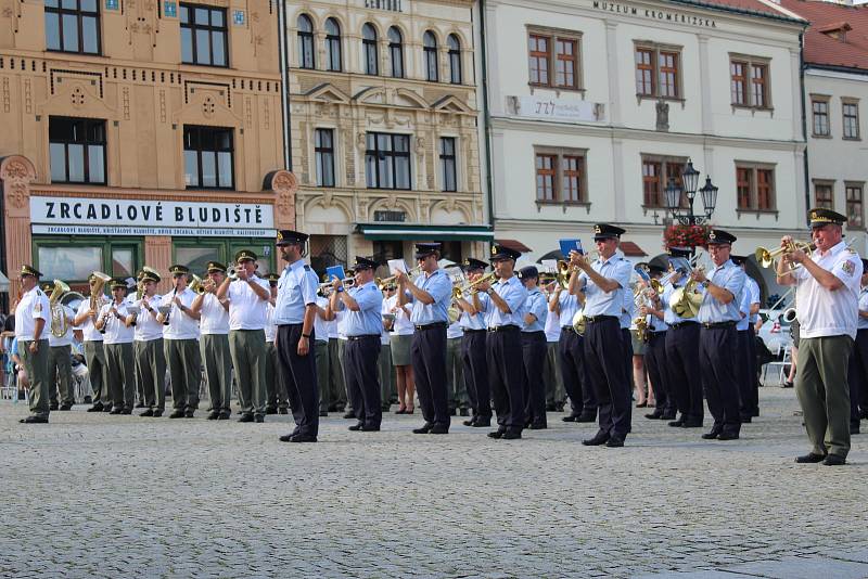 Mezinárodní festival vojenských hudeb na Velkém náměstí v Kroměříži 2019