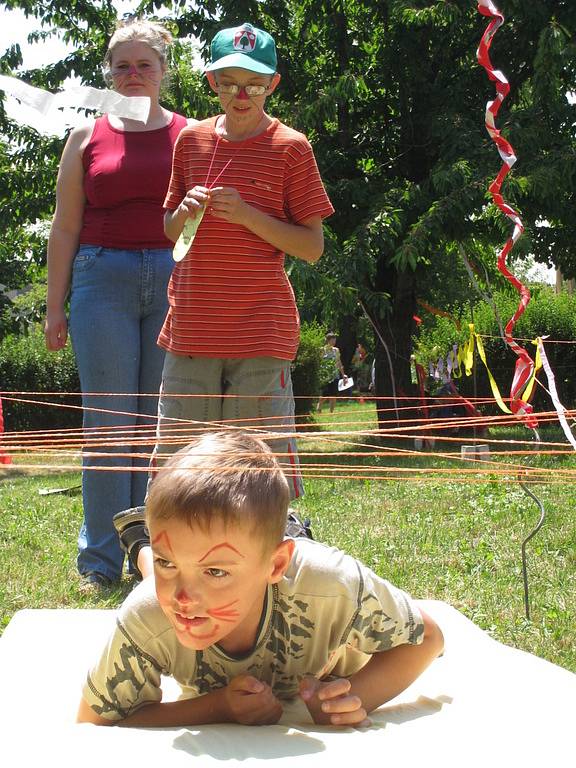 V kroměřížské speciální mateřské a základní škole na Barbořině školská rada pro děti připravila 19. června 2008 akci na zakončení školního roku, zároveň se konala i opožděně ke Dni dětí.