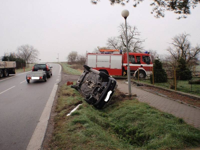 Náledí bylo příčinou pěti dopravních nehod na Kroměřížsku.