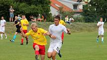 MFK Vyškov (bílé dresy)proti Hanácké Slavii Kroměříž 2:0.