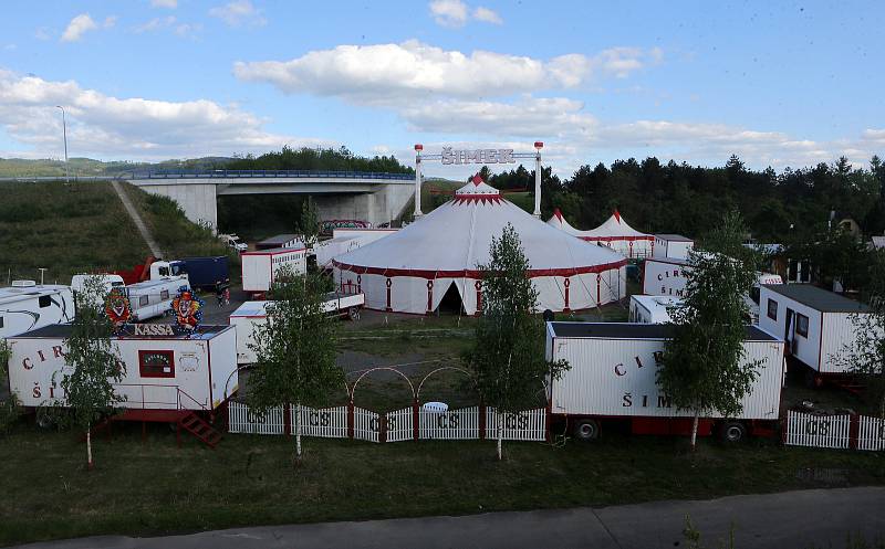 Cirkus Šimek  přečkal  karanténu v Holešově.