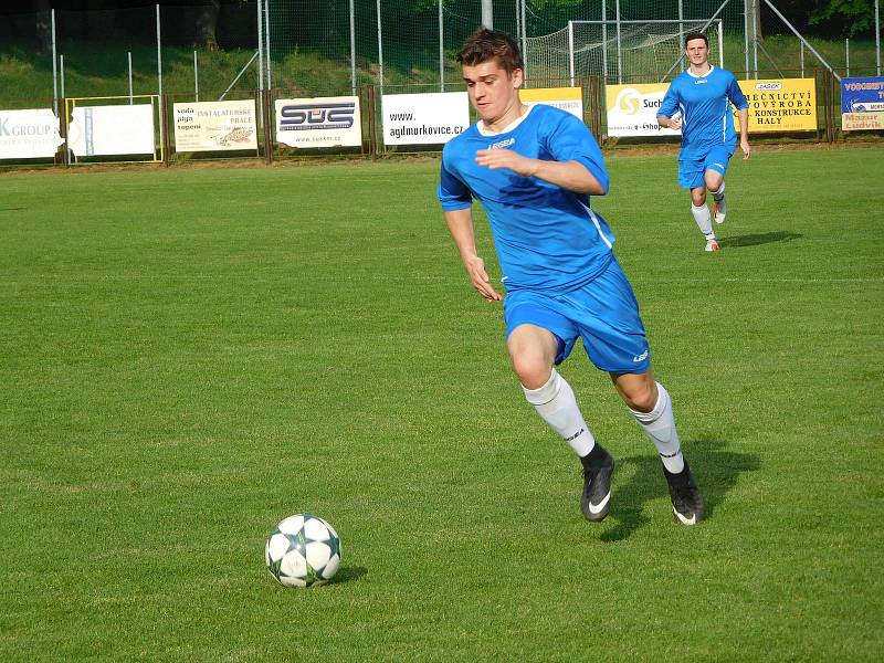 Fotbalisté Morkovic ve 23. kole I. B třídy skupiny C přestříleli Nedakonice 4:3. Všechny branky domácího týmu vstřelil Radim Zápařka.