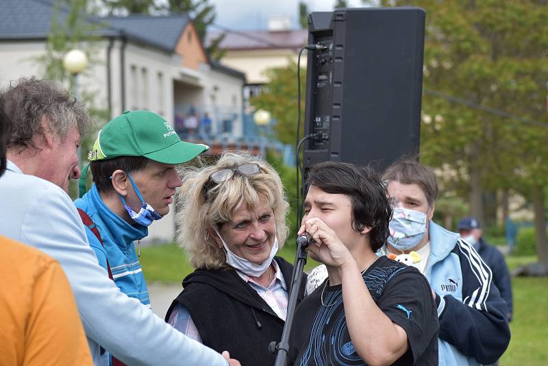 Koncert Standy Hložka v Domově pro osoby se zdravotním postižením Barborka v Kroměříži.