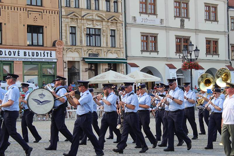 Mezinárodní festival vojenských hudeb na Velkém náměstí v Kroměříži 2019