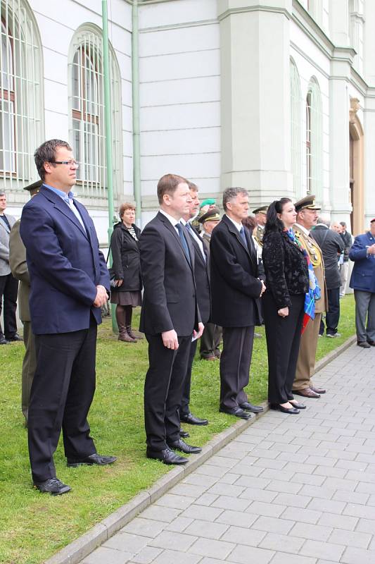 V Kroměříži patřilo středeční ráno památce rumunských vojáků, kteří padli při osvobozování města na konci druhé světové války. Pietního aktu se zúčastnili zastupitelé města i rumunská velvyslankyně.