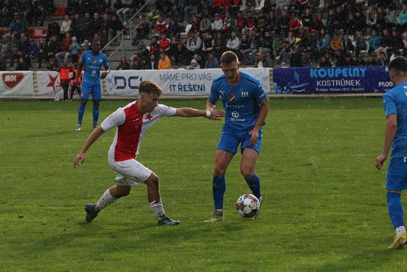 Fotbalisté Kroměříže (červenobílé dresy) ve 2. kole MOL Cupu vyzvali prvoligový Baník Ostrava.