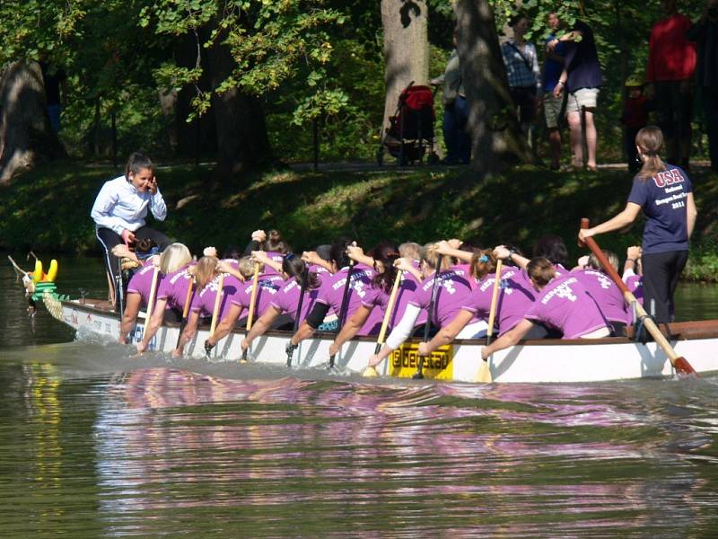 Festival Dračích lodí na Dlouhém rybníku v Kroměříži