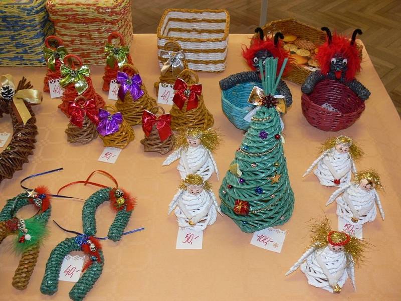 Vánoční výstavu vlastnoručních výrobků uspořádala kulturní komise města Morkovice-Slížany. K vidění byly hlavně výtvory s vánoční tématikou. Lidé si tak mohli koupit adventní věnce, svícny, perníčky, či ozdoby na stromeček.