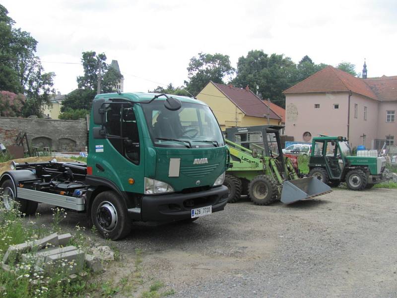 V úterý 26.června v Kvasicích uvedli do zkušebního provozu Komunitní kompostárnu.