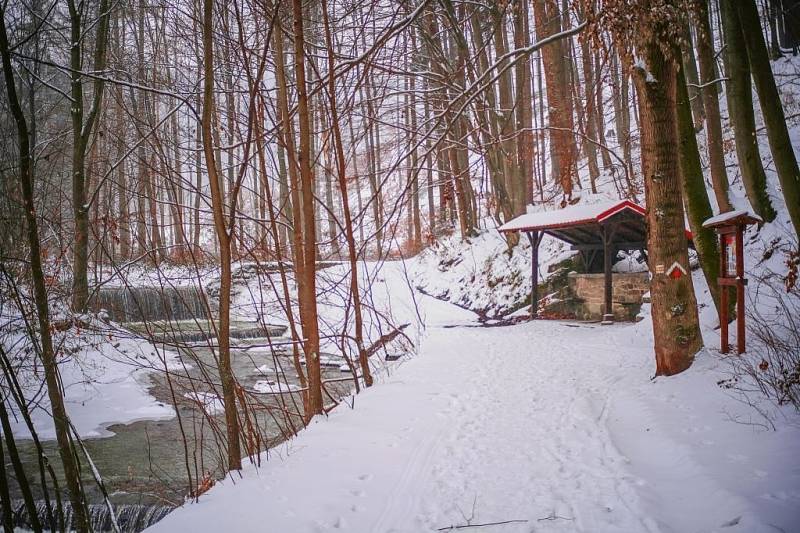 Chvalčov, studánka.