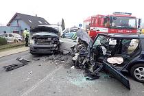 U nehody dodávky a osobního auta u Přílep na Kroměřížsku zasahovali ve středu hasiči z Holešova a Bystřice pod Hostýnem.