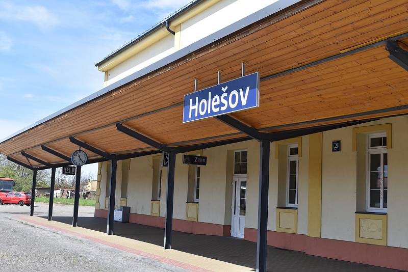 Holešovské vlakové nádraží, květen 2021.