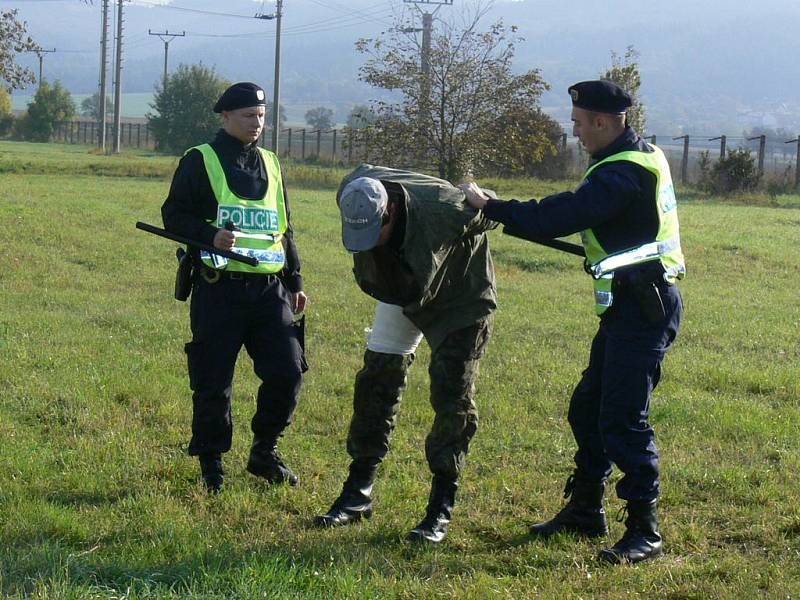 Den s policií.