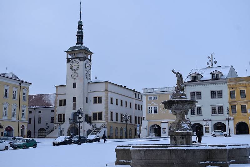 Ledovka a čerstvý sníh v Kroměříži, 8. 2. 2021