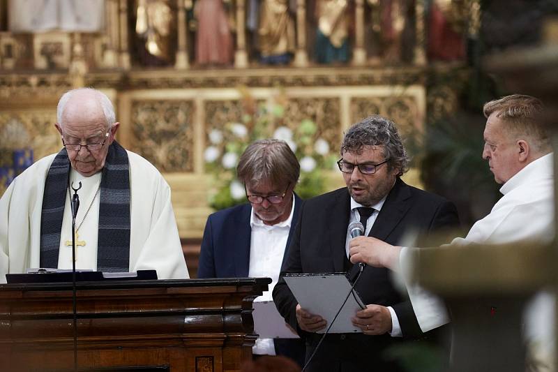 Requiem za nedávno zesnulou profesorku Danuši Táborskou.