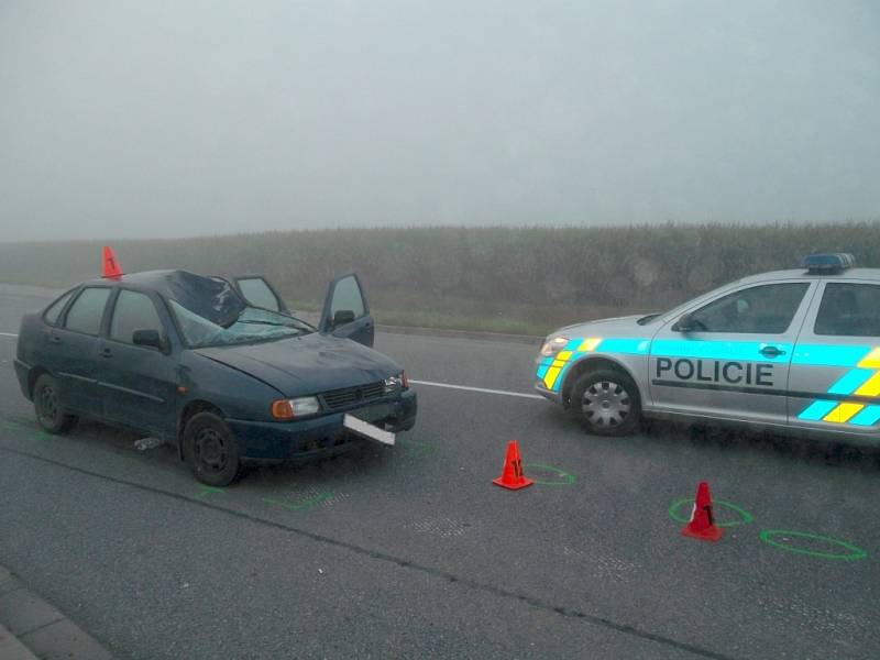 Při střetu s osobním autem zemřel v neděli nad ránem mezi Třeběticemi a Hulín pětapadesátiletý cyklista. 