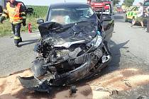 Při nehodě dvou vozů v křižovatce u Troubek-Zdislavic na Kroměřížsku se zranili tři lidé; pondělí 10. července 2023