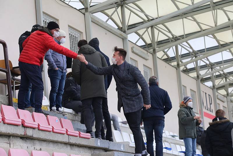 Velkému zájmu se těšila úterní volba nového vedení Okresního fotbalového svazu v Kroměříži. Z 54 klubů s právem volby dorazilo 45.