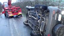 Nehoda Land Roveru mezi Drahlovem a Zlámankou na Kroměřížsku