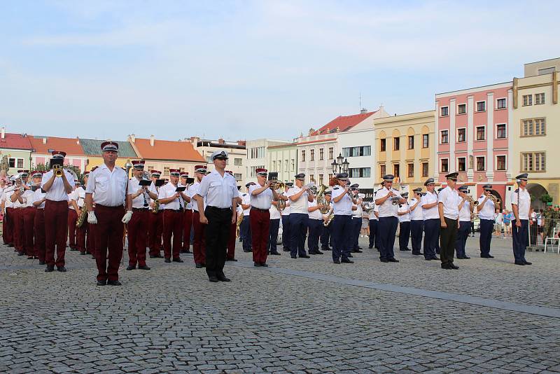 Mezinárodní festival vojenských hudeb na Velkém náměstí v Kroměříži 2019