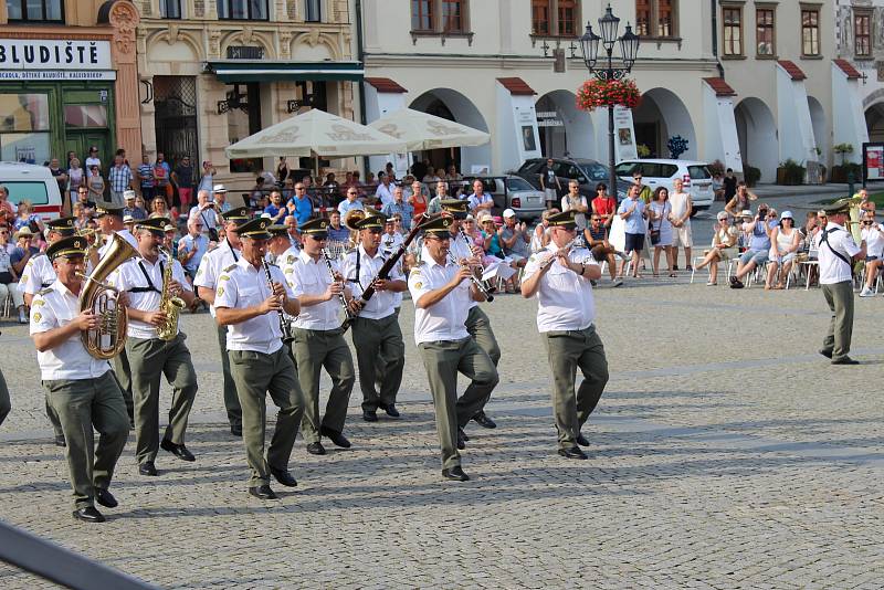 Mezinárodní festival vojenských hudeb na Velkém náměstí v Kroměříži 2019