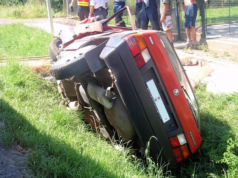 Kroměřížsko – Perným dnem se pro záchranné složky na Kroměřížsku stala uplynulá neděle. Jen během odpoledne a večera se záchranáři museli postupně vypořádat hned se čtyřmi rozmanitými událostmi.