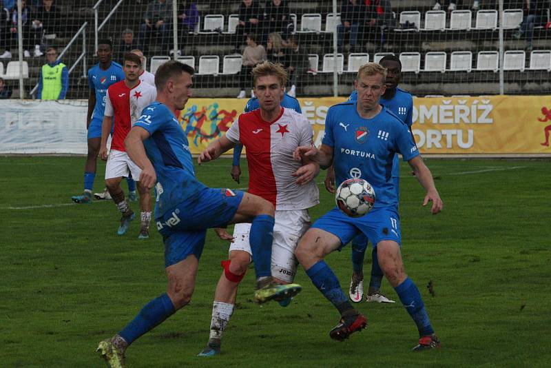 Fotbalisté Kroměříže (červenobílé dresy) ve 2. kole MOL Cupu vyzvali prvoligový Baník Ostrava.