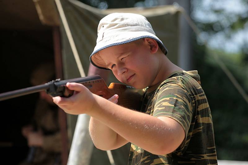 Zřícenina hradu Cimburk u Koryčan na Kroměřížsku hostila v sobotu a neděli 24. a 25. července 2021 II. Cimburské setkání skupin a spolků zabývajících se historickými ukázkami.