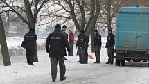 Zaklíněné lidské tělo v řece Moravě v Kroměříži u hlavního mostu zpozoroval v úterý 22. ledna během dopoledne jeden z náhodných kolemjdoucích.