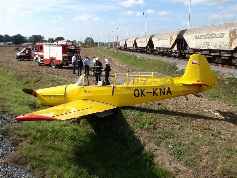 Letounu krátce po startu vysadil motor, pilot musel nouzově přistát