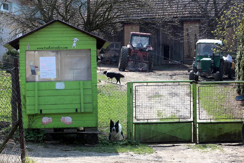 Farma v Cetechovicích.