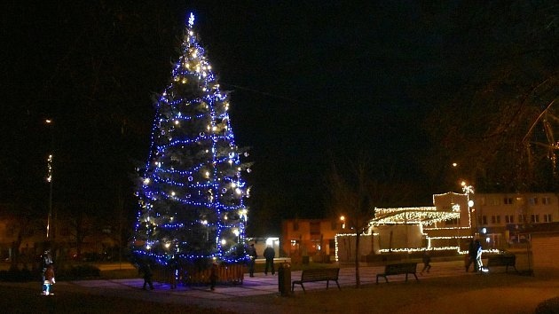 Vánoční strom a výzdoba v Hulíně.