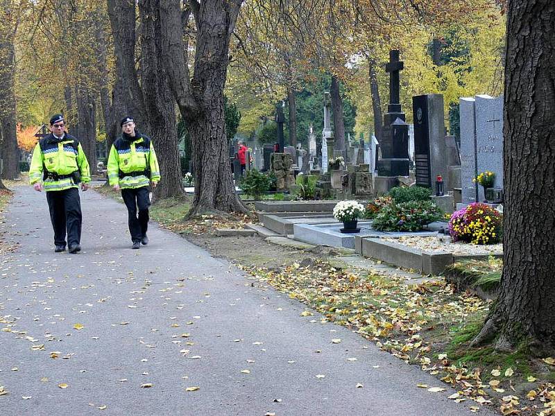 Dušičky na kroměřížském hřbitově