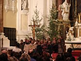 V sobotu se konal v kostele Panny Marie v Kroměříži benefiční koncert ve prospěch Charity Kroměříž. Výtěžek půjde na podporu projektu "Prázdniny na kolečkách", jež má pomáhat lidem se zdravotním postižením.