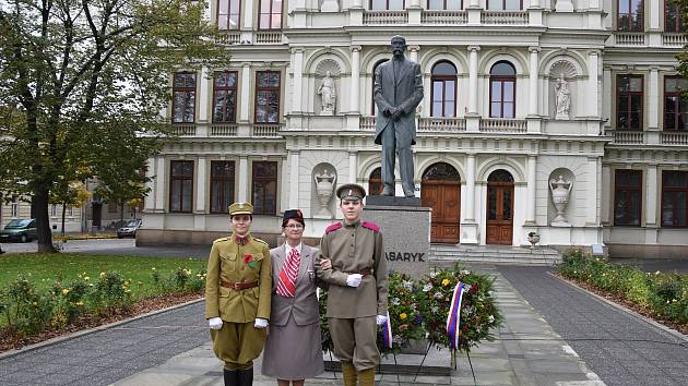 Také lidé z Kroměříže a okolí si v předvečer státního svátku připomněli 99 let od vyhlášení samostatného Československa.