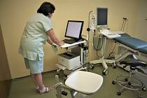 Nový přístroj Samba zkvalitňuje vyšetření inkontinence u pacientů Kroměřížské nemocnice.