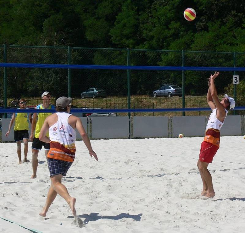Koryčaské koupaliště hostilo o víkendu další turnaj v beachvolejbale. Na kurtech se utkala nejvyšší kategorie mužů z celé České republiky.