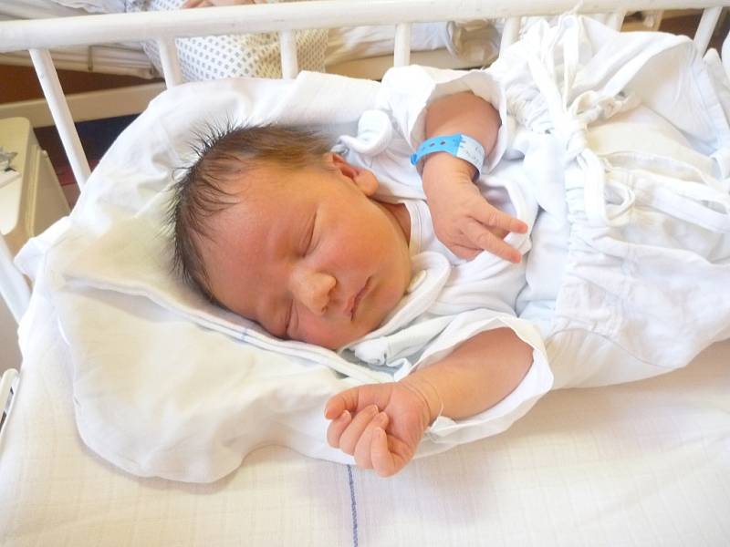 FRANTIŠEK BALÁŽ, Štramberk, nar. 6. 1. 2014, 49 cm, 3,55 kg. Nemocnice Nový Jičín.