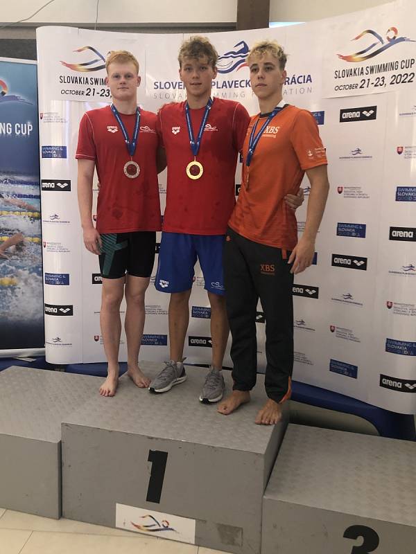 Mítinku Slovakia Swimming Cup se zúčastnili v reprezentačním výběru ČR do 21 let i novojičínští plavci Šimon Vavřín a David Koutný.