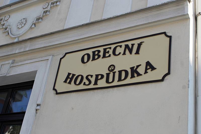 Obecní hospůdka je ve Štramberku hned u vjezdu na náměstí.