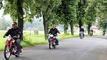 Pošesté se sjeli v sobotu 20. července k Památníku bratří Strnadlů a Jana Knebla v Trojanovicích majitelé historických motocyklů. 